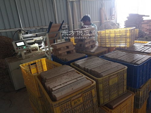 鉆德快木柄加工機 方形木柄機 木腿刨削木機 運行穩定,操作簡單,通俗易懂,一鍵轉換產品樣式,省時省力,低熱低噪音,普通工人即可操作